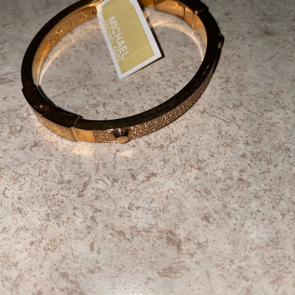 Authentic Michael Kors Bracelet - Picture 7 of 7